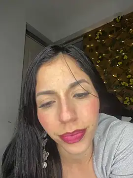 Snapshot of Flor69eva chatting on October 16, 2025, 5:49 am Flor69eva online show from October 16, 2025, 5:49 am