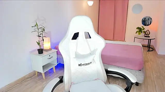 Snapshot of carleee_winter chatting on March 4, 2026, 1:57 am carleee winter online show from March 4, 2026, 1:57 am