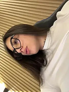 Sarasanders 4 online show from November 26, 2025, 12:10 am