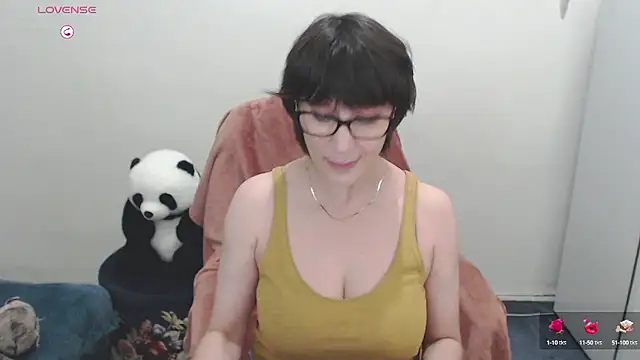 Ammillia online show from December 2, 2024, 4:05 am