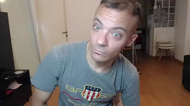 guachin hunk online show from April 4, 2026, 6:14 pm