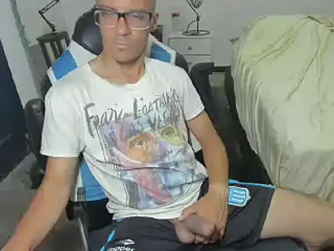 Snapshot of guachin_hunk chatting on December 20, 2024, 4:31 am guachin hunk online show from December 20, 2024, 4:31 am
