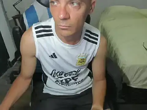 Snapshot of guachin_hunk chatting on December 18, 2024, 8:47 pm guachin hunk online show from December 18, 2024, 8:47 pm
