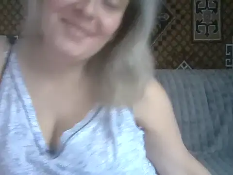 Snapshot of Diana_Britt chatting on October 17, 2025, 6:17 am Diana Britt online show from October 17, 2025, 6:17 am