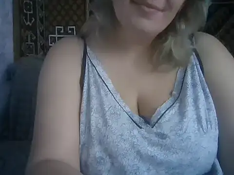 Snapshot of Diana_Britt chatting on October 22, 2025, 5:29 am Diana Britt online show from October 22, 2025, 5:29 am