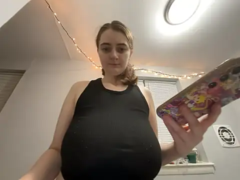 Snapshot of Snowbunnycake_131 chatting on July 20, 2026, 7:38 am Snowbunnycake 131 online show from July 20, 2026, 7:38 am