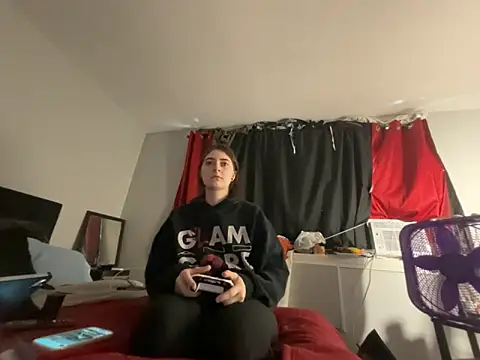 Snowbunnycake 131 online show from April 28, 2026, 2:32 pm