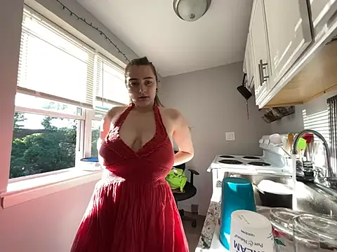 Snapshot of Snowbunnycake_131 chatting on July 12, 2026, 10:43 pm Snowbunnycake 131 online show from July 12, 2026, 10:43 pm