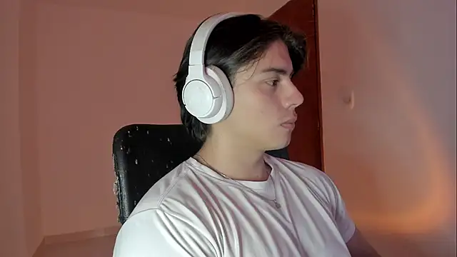 Giordano Russo online show from November 24, 2025, 9:59 pm