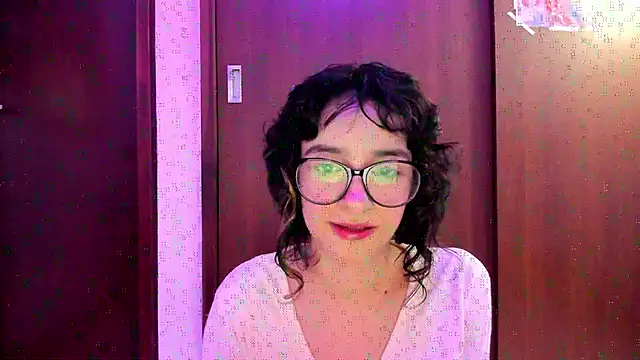 Snapshot of _Lunnaa_ chatting on September 26, 2025, 10:38 pm Lunnaa online show from September 26, 2025, 10:38 pm