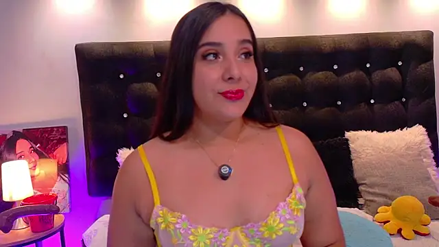 ValenScott1 online show from November 6, 2025, 12:20 pm