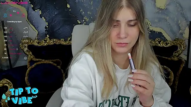 Snapshot of CassandraGood chatting on January 13, 2025, 6:49 am CassandraGood online show from January 13, 2025, 6:49 am