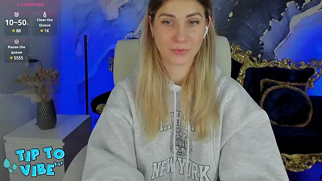 Snapshot of CassandraGood chatting on February 11, 2025, 10:47 am CassandraGood online show from February 11, 2025, 10:47 am