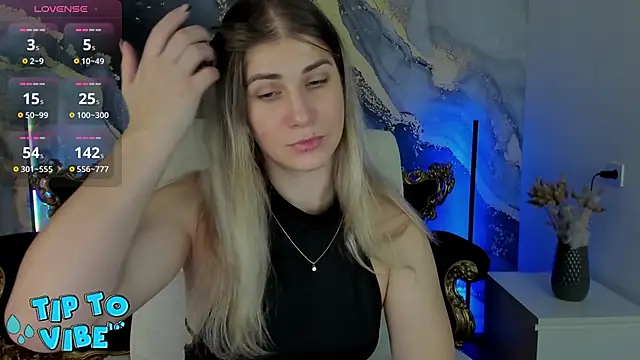 Snapshot of CassandraGood chatting on February 12, 2025, 10:56 am CassandraGood online show from February 12, 2025, 10:56 am