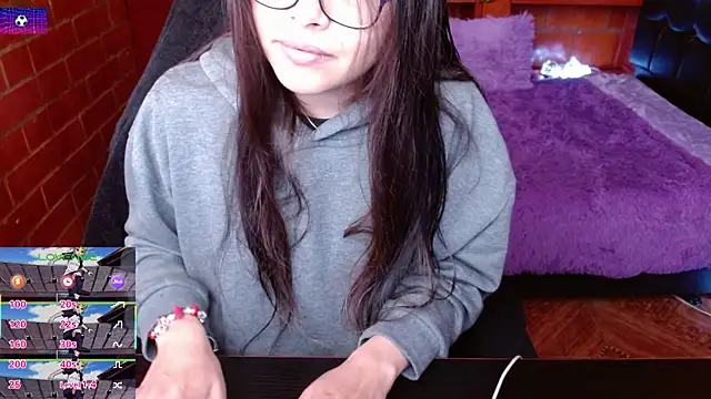 Snapshot of MidoriQuiinn chatting on July 17, 2026, 4:48 pm MidoriQuiinn online show from July 17, 2026, 4:48 pm