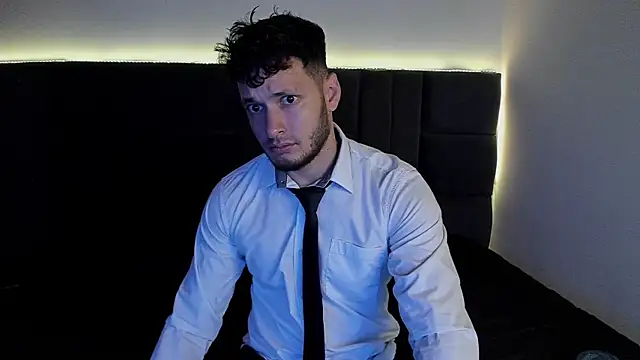 alejandro  2 online show from September 24, 2025, 4:13 pm