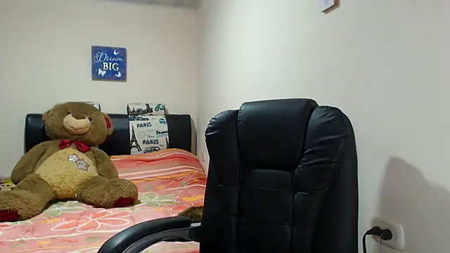 Snapshot of sahtlove1 chatting on February 20, 2025, 11:21 pm sahtlove1 online show from February 20, 2025, 11:21 pm