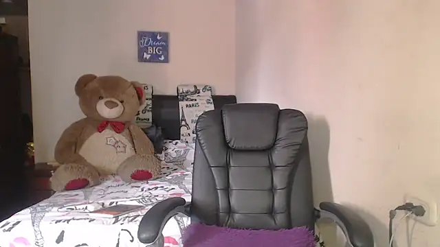 Snapshot of sahtlove1 chatting on September 12, 2025, 6:40 pm sahtlove1 online show from September 12, 2025, 6:40 pm