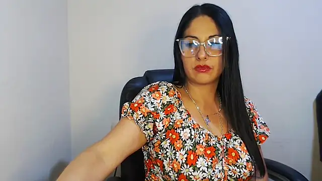 Snapshot of sahtlove1 chatting on October 17, 2025, 7:04 pm sahtlove1 online show from October 17, 2025, 7:04 pm