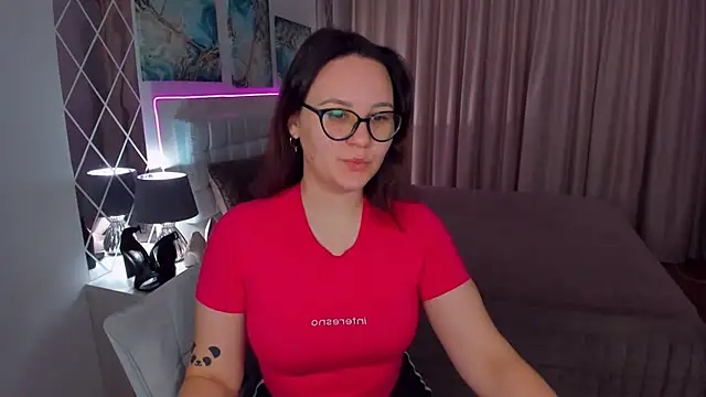 Snapshot of EsterLogan chatting on January 24, 2025, 6:03 am EsterLogan online show from January 24, 2025, 6:03 am