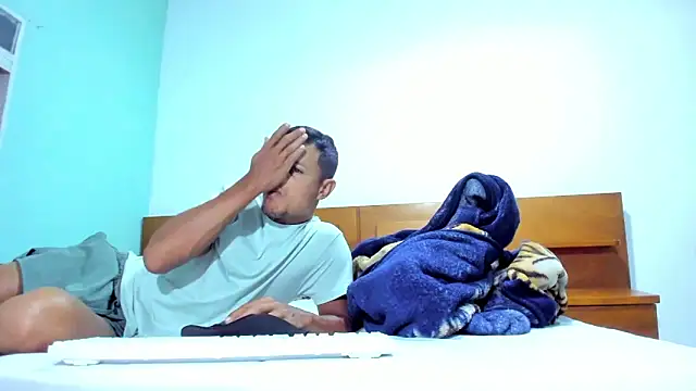 Snapshot of Maik_James chatting on October 18, 2025, 8:49 am Maik James online show from October 18, 2025, 8:49 am