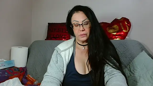 Snapshot of x__KHALEESI__x chatting on October 6, 2025, 9:15 pm x KHALEESI x online show from October 6, 2025, 9:15 pm