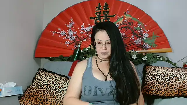 Snapshot of x__KHALEESI__x chatting on July 25, 2026, 2:19 am x KHALEESI x online show from July 25, 2026, 2:19 am