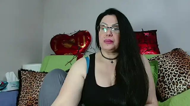 Snapshot of x__KHALEESI__x chatting on February 16, 2025, 12:41 am x KHALEESI x online show from February 16, 2025, 12:41 am