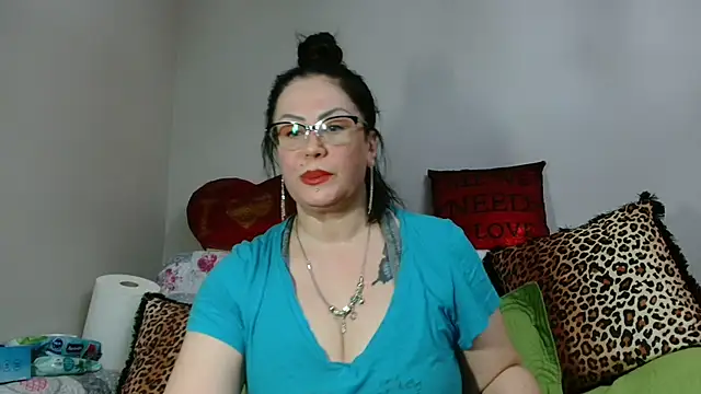 Snapshot of x__KHALEESI__x chatting on March 3, 2025, 9:05 pm x KHALEESI x online show from March 3, 2025, 9:05 pm