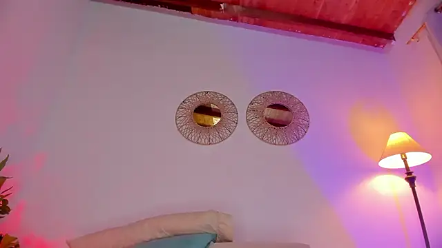 Snapshot of hot_booty_ chatting on February 25, 2026, 12:00 am hot booty online show from February 25, 2026, 12:00 am