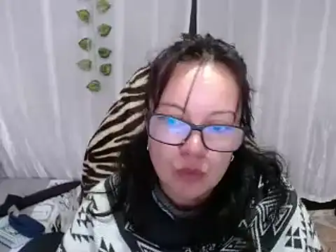 Sonialorens  online show from February 7, 2025, 2:37 pm