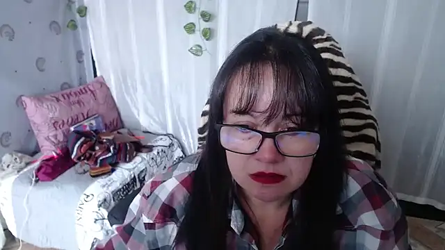 Sonialorens  online show from February 14, 2025, 7:54 pm