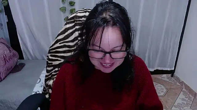 Sonialorens  online show from February 5, 2025, 12:06 pm