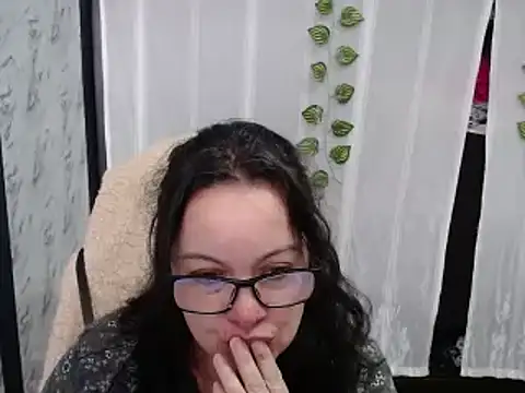 Sonialorens  online show from February 27, 2025, 2:43 pm