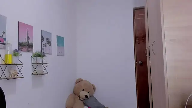 Emma lean online show from March 26, 2026, 10:51 pm