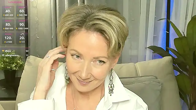 Snapshot of AkexandraFix chatting on November 21, 2025, 1:10 pm AkexandraFix online show from November 21, 2025, 1:10 pm