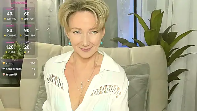 Snapshot of AkexandraFix chatting on November 10, 2025, 1:05 pm AkexandraFix online show from November 10, 2025, 1:05 pm