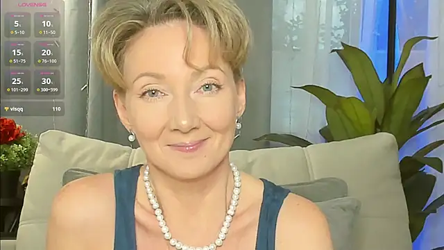 Snapshot of AkexandraFix chatting on February 3, 2026, 2:00 pm AkexandraFix online show from February 3, 2026, 2:00 pm