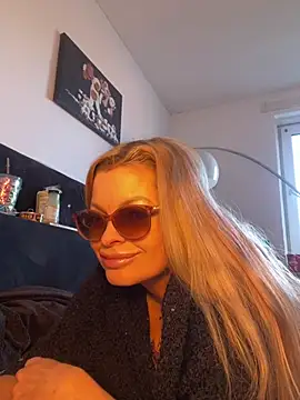 Lisavontease online show from February 21, 2026, 8:38 am