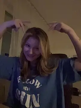 Snapshot of MaryHiggins chatting on February 18, 2026, 9:33 pm MaryHiggins online show from February 18, 2026, 9:33 pm