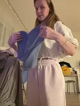 Snapshot of MaryHiggins chatting on February 10, 2026, 10:09 pm MaryHiggins online show from February 10, 2026, 10:09 pm