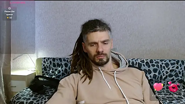 Aestheticguy101 online show from December 2, 2025, 9:55 am