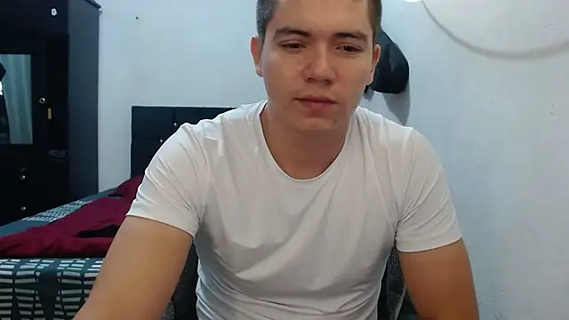 suckmydickbitch97 online show from December 16, 2025, 11:47 am