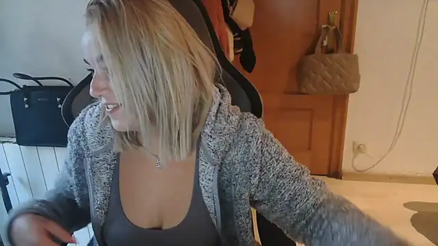 Snapshot of bekka__ chatting on October 24, 2025, 7:07 am bekka   online show from October 24, 2025, 7:07 am