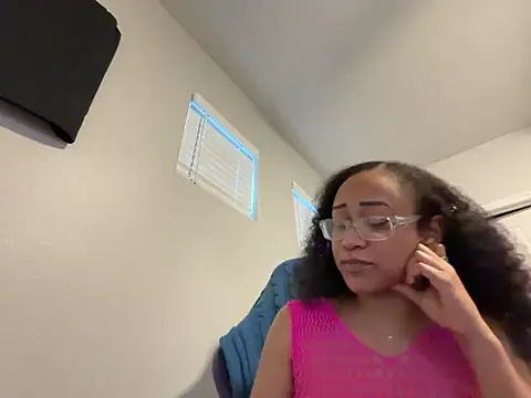 RylHoneyy online show from February 10, 2026, 12:53 am