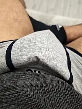 Snapshot of QuietBoy chatting on April 28, 2026, 2:54 pm QuietBoy online show from April 28, 2026, 2:54 pm