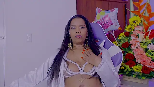 Nia Pratt online show from February 8, 2025, 4:25 am