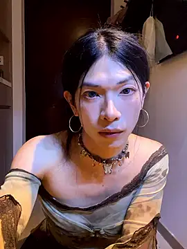 CrytinaSissyCrossdress online show from June 14, 2026, 4:30 pm