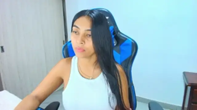 sophiax-x online show from October 25, 2025, 12:54 am