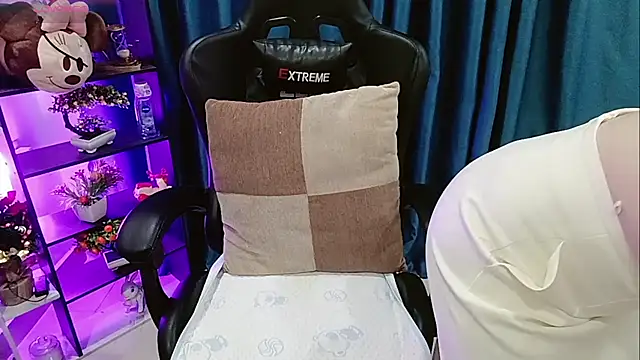 Yuki-yio online show from March 17, 2026, 1:19 am